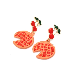 Boucles d'oreilles créatives en émail cerise et pizza avec finition en alliage doré