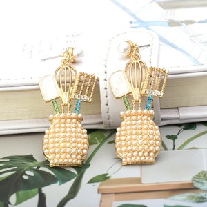 Creative kitchenware vase earrings with pearls and crystal whisk in gold finish