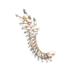 Boucle d'oreille ailée dorée géométrique avec cristaux colorés et perles