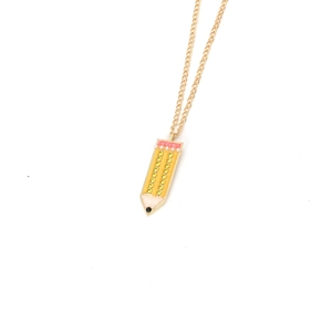 Collana con ciondolo a matita carina con strass gialli e perle su catena a O dorata