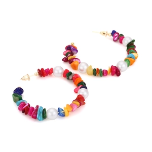 Bohemian C-shaped hoop earrings with colorful crushed stones and white pearls