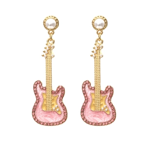 Gitarre Hänger Ohrringe Legierung Vergoldet Emaille Rosa Rhinestone Weiße Künstliche Perle Rock Mode Schmuck Für Frauen Geschenk