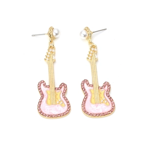 Punk-Stil rosa Emaille Gitarre Ohrhänger mit Strasssteinen und weißen Perlen