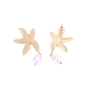 Boucles d'oreilles étoile de mer dorées avec perles baroques pour style de plage
