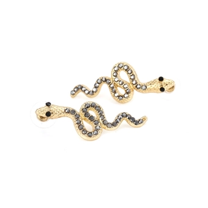 Détails de boucles d'oreilles serpent en or avec pavé de zircons noirs brillants