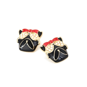 Boucles d'oreilles carlin avec nœud rouge et lunettes en perles, finition émail noir
