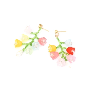 Boucles d'oreilles artisanales en perles avec fleurs de muguet multicolores
