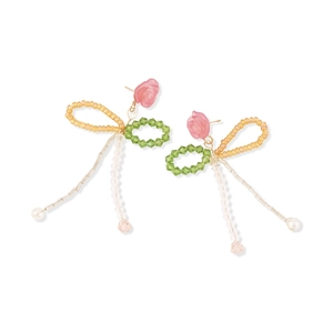 Boucles d'oreilles fleurs faites main avec rose en résine et breloques en cristal