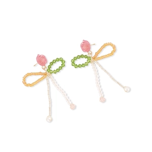 Boucles d'oreilles fleurs avec roses en résine rose et perles de cristal colorées