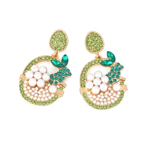 Boucles d'oreilles lapin vintage avec strass verts et perles sur alliage doré