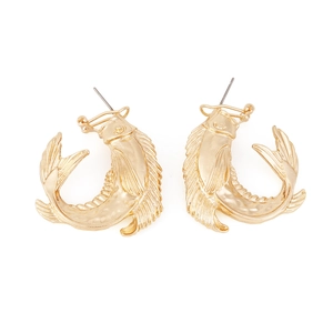 Vintage style gold-plated metal fish earrings with 3D embossed texture and C-shaped design
