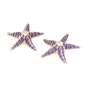 Boucles d'oreilles étoile de mer dorées avec émail violet et texture métallique martelée