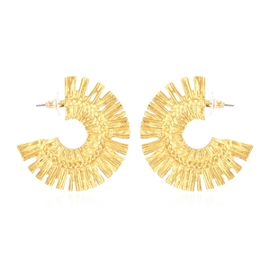 Boucles D'oreilles Créoles Plissées En Forme D'éventail Alliage Plaqué Or Géométrique Exagéré Texture Radiale Pour Femmes