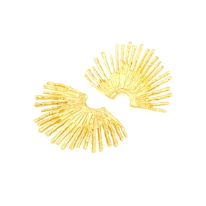 Vintage golden fan leaf earrings with radial sunburst texture and hammer finish