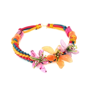 Collier ras de cou tressé multicolore avec breloques fleurs en acrylique pour femme