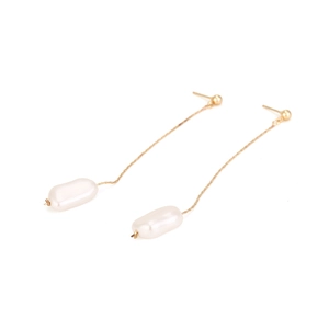 Elegant long gold chain tassel earrings with baroque pearls for women's fashion