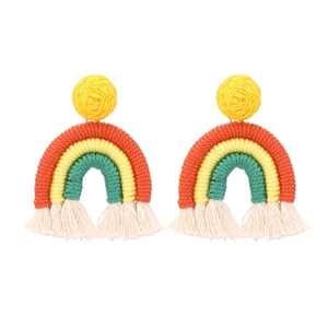Pendientes arcoíris bohemios hechos a mano con cuerda de algodón de colores y borlas