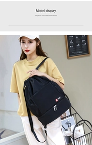Vue détaillée du sac de sport à cordon noir avec compartiment séparé pour chaussures