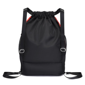 Sac à dos de sport à cordon de grande capacité avec haut contrasté rouge et poches filet