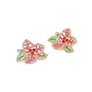 Boucles d'oreilles fleurs ajourées élégantes avec strass colorés et base dorée