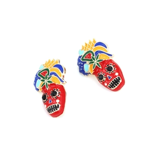 Bunte mexikanische Totenkopf-Ohrstecker im Day of the Dead Stil mit Emaille-Details