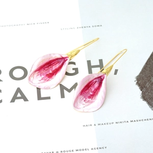Long alloy floral drop earrings with pink gradient petals and elegant gold hooks