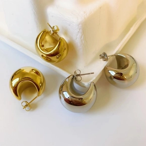Chic 18K gold and silver plated C-shape hoop earrings with smooth mirror finish