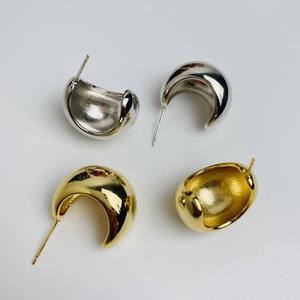 Chic 18K gold and silver plated C-shaped hoop earrings with polished mirror finish