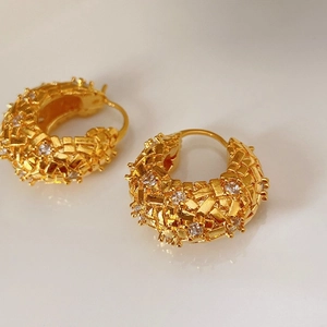 French retro gold-plated C-shaped hoop earrings with irregular texture and zircon stones