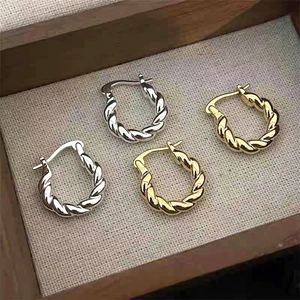 Boucles D'Oreilles Créoles Torsadées En Cuivre Plaqué Or 18K Minimaliste Élégant Géométrique Accessoire Mode Femme Style Chic