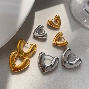 Chunky Heart Hoop Earrings 18K Gold Plated Metal Polished Minimalist Geometry Fashion Jewelry For Women