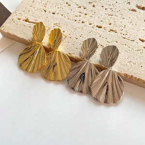 Fashion 18K gold and silver plated geometric fan-shaped earrings with textured surface