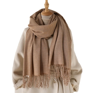 Sciarpa classica a quadretti pied-de-poule marrone con frange, scialle caldo per donna