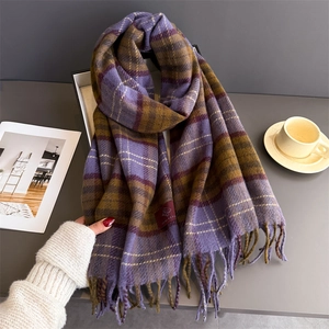 Sciarpa vintage a quadri viola e marroni effetto cashmere con frange per l'inverno