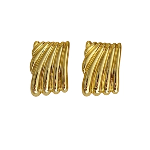 18K gold-plated geometric ribbed hoop earrings with elegant vertical textured pattern