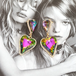 Elegant exaggerated heart-shaped crystal drop earrings with sparkling rhinestone trim