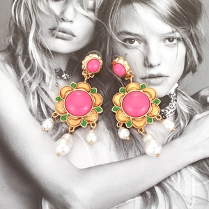 Vintage floral drop earrings with pink stones and pearls in baroque gold finish style