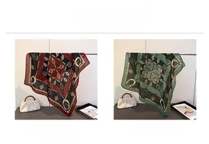Détails du motif de harnais de cheval sur foulards en soie marron et vert