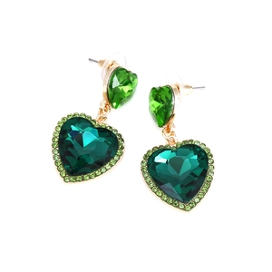 Orecchini a cuore in cristallo verde di lusso con montatura dorata ed smeraldo