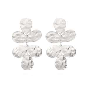Boucles d'oreilles pendantes modernes en argent martelé à double couche au design épuré