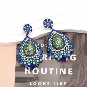 Boucles d'oreilles goutte de luxe avec strass multicolores et finition métal rétro