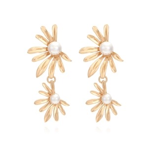 Vintage Gold Alloy Daisy Flower Drop Earrings With Faux Artificial Pearls Elegant Floral Dangle Jewelry For Women
