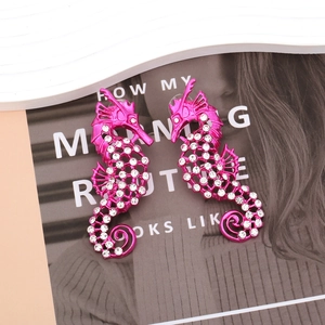 Boucles d'oreilles hippocampe laquées rose avec strass étincelants pour femme