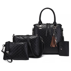 Ensemble de 4 sacs à main noirs matelassés avec motif de losanges et breloque chat pompon