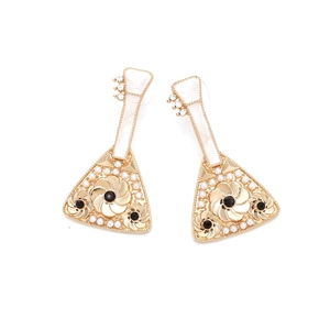 Détails des boucles d'oreilles Pipa de style rétro avec émail et strass brillants
