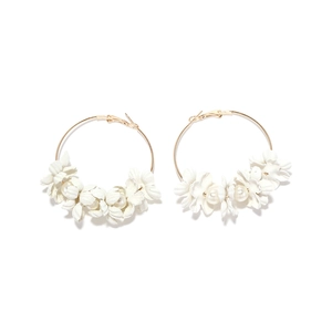 French style hoop earrings featuring white fabric flowers and centered imitation pearls