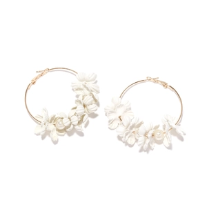 Elegant gold hoop earrings featuring white fabric flowers and center imitation pearls