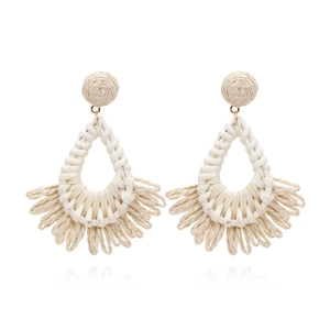Bohemian Handmade Woven Raffia Drop Earrings For Women Summer Beach Fan Shaped Tassel Alloy Dangle Jewelry