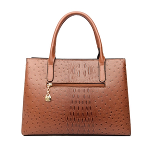 Braune Handtasche mit Krokodil- und Straußenmuster in geräumigem Shopper-Design