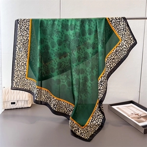 Sciarpa Quadrata Elegante Da Donna In Finta Raso Stampa Leopardata Floreale Scialle In Raso Moda Morbido Decorativo